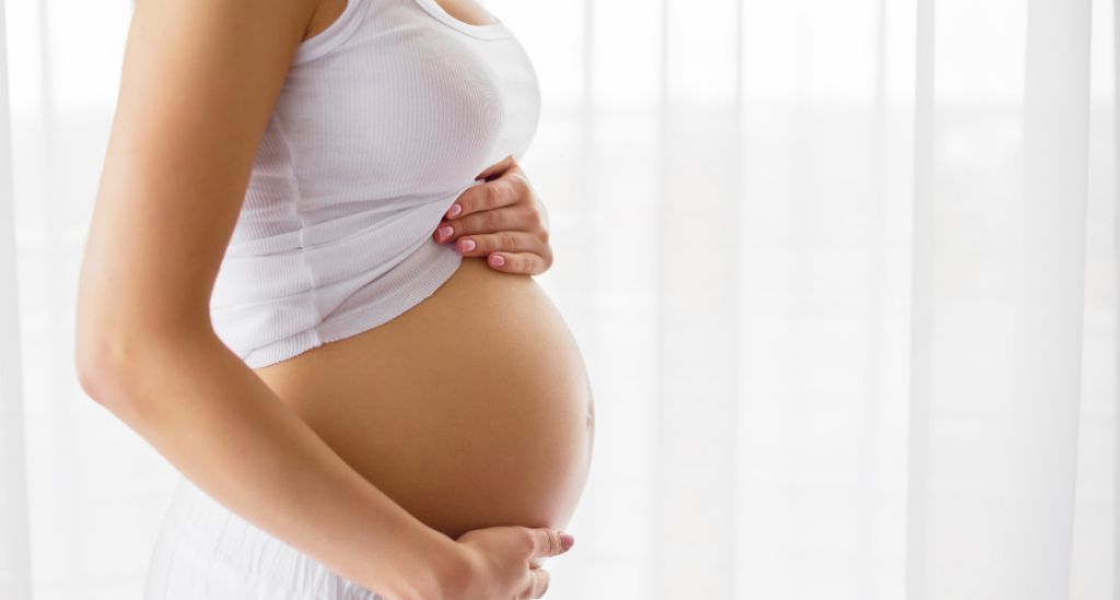 Ostéopathie pendant la grossesse : un accompagnement pour les femmes enceintes